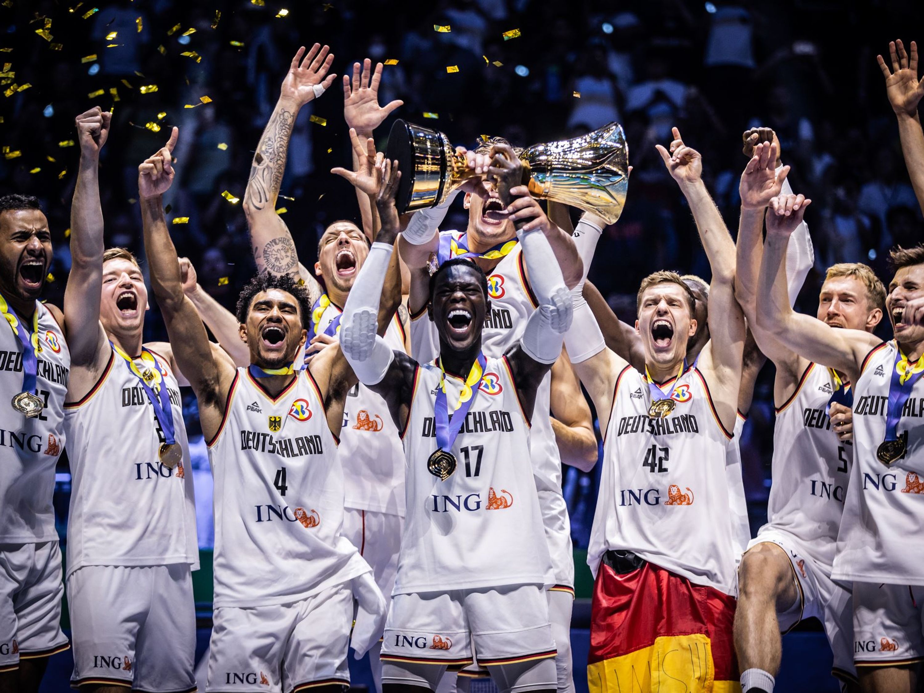 Die deutsche Basketball-Nationalmannschaft der Herren erhält für ihre herausragende Heldenreise einen BAMBI in der Kategorie "Sport"